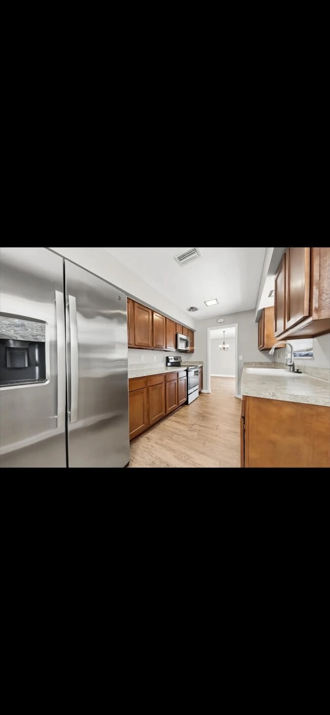 Building Photo - 4635 Waverly Ln