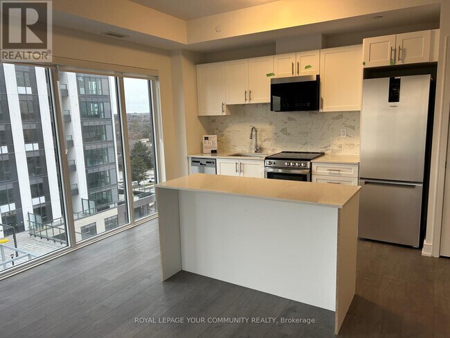 Photo du bâtiment - 715 Davis Dr