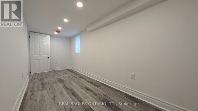 Photo du bâtiment - 1150 Woodbine Ave