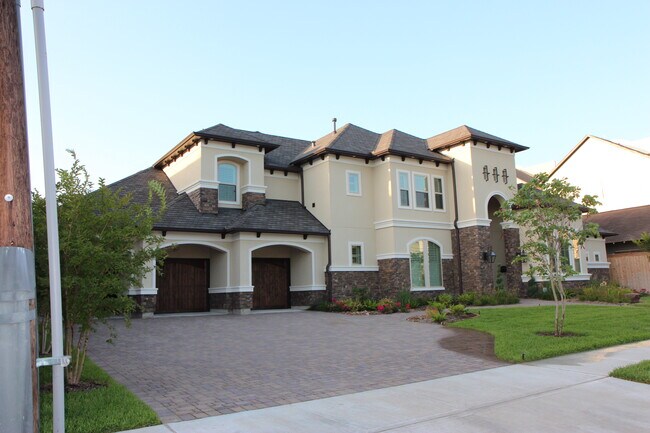 Vecino a la derecha - 1221 W 23rd St