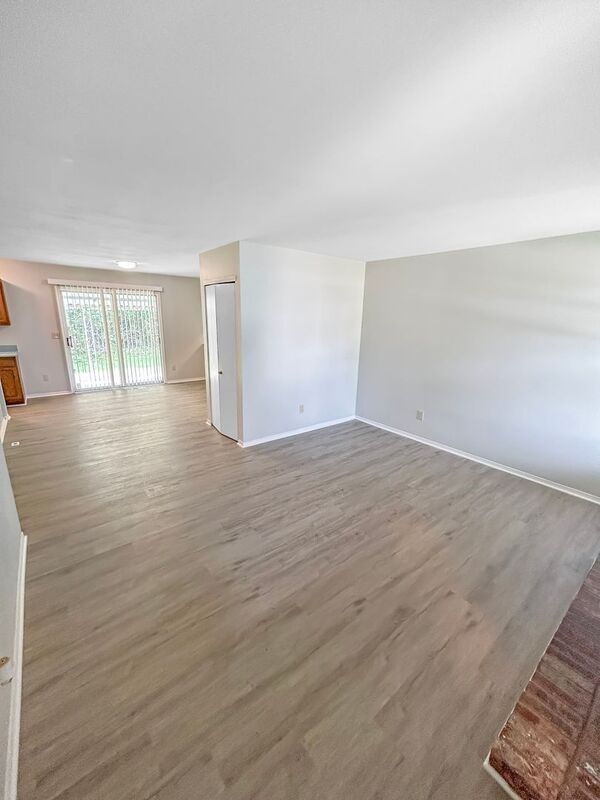Foto del edificio - 14413 Jamestown Bay Dr