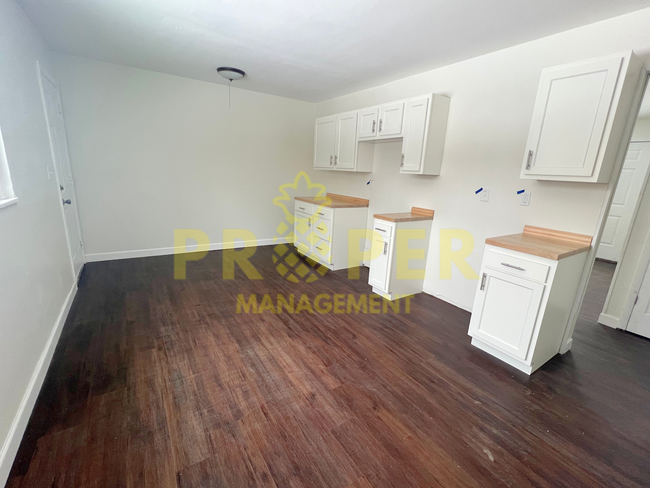 Foto del edificio - 3 bedrooms 1 bathroom house