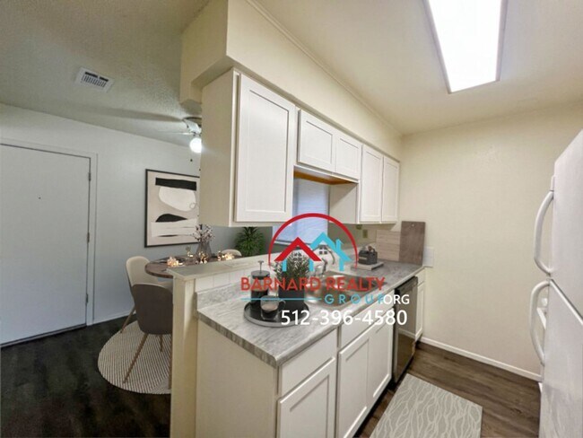 Building Photo - Available Now: 2 Bed Duplex with Carport a...