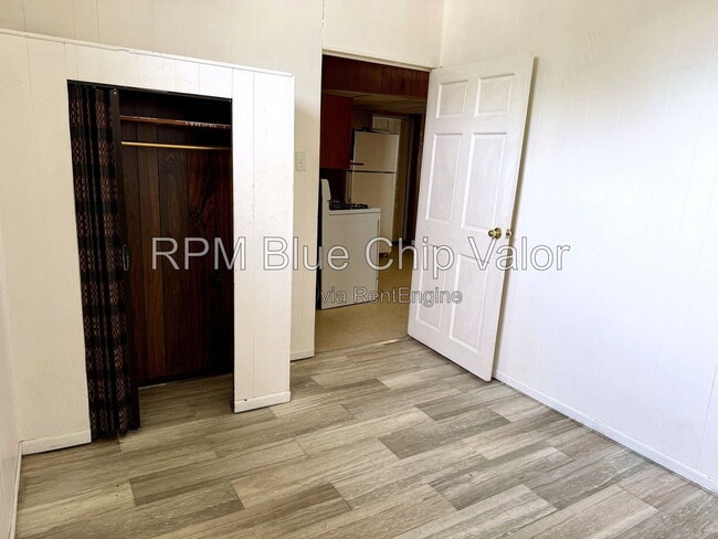 Foto del edificio - 3406 Van Hook Ave