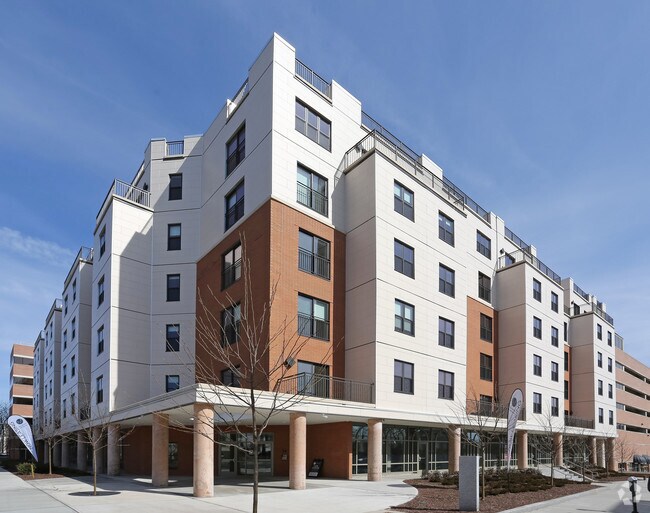 Foto principal - Midd-Town Apartments