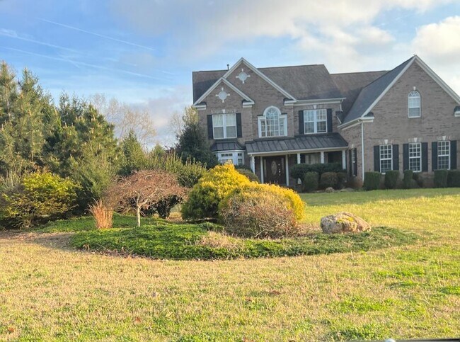 Building Photo - 2112 Heath Lake Drive