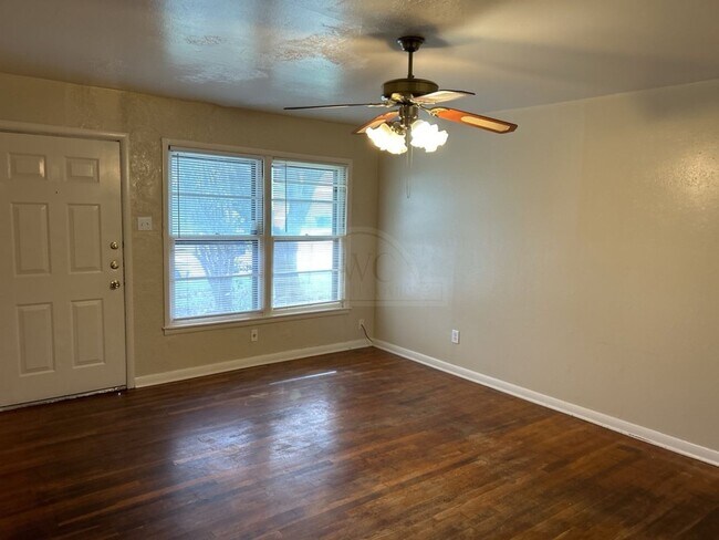 Foto del edificio - 408 Allen St