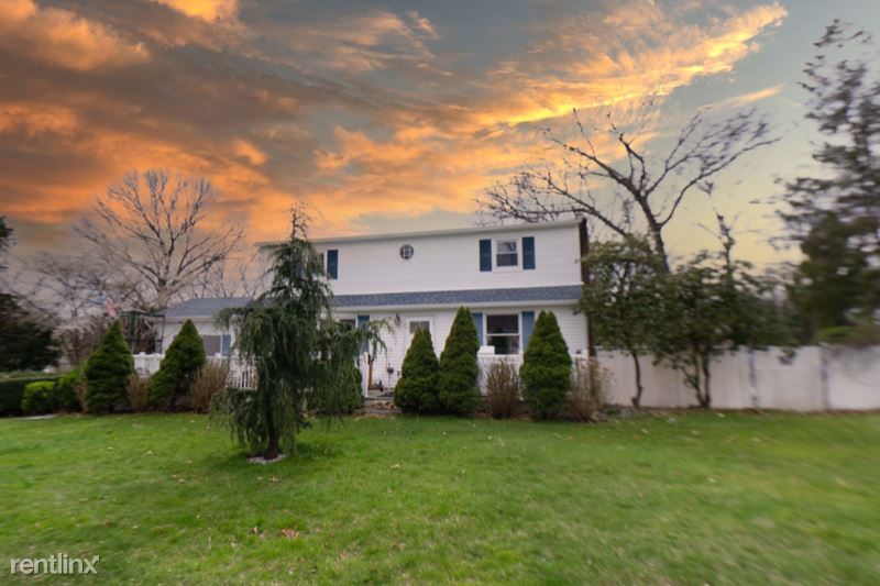 Primary Photo - 5 br, 3 bath House - 72 W 5th St