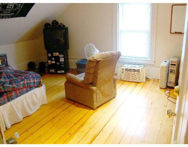Building Photo - 6-7 bed Allston - BU