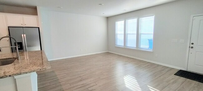 Building Photo - 5451 Knobcone Loop