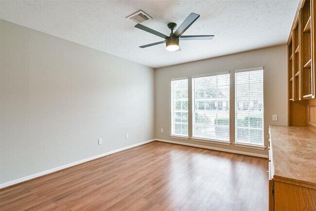 Building Photo - 2105 Dornoch Dr