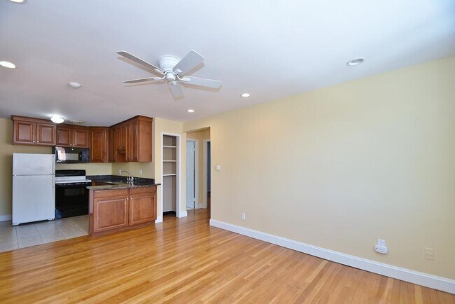 Photo - 109 Warren St Apartment