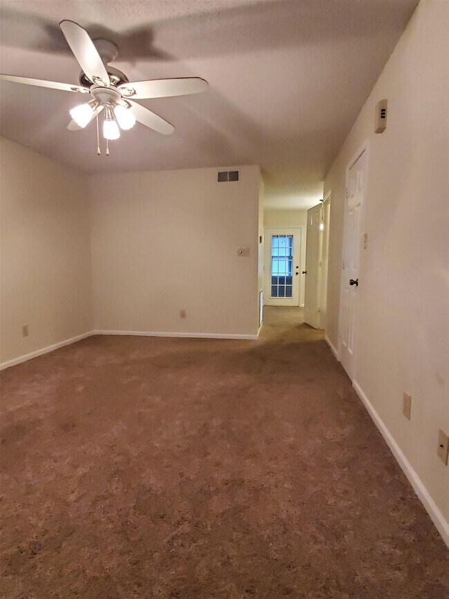 Foto del edificio - 1029 Rock Knoll Ct
