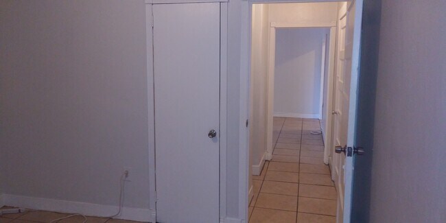 Foto del edificio - 2827 NW 10th Ave