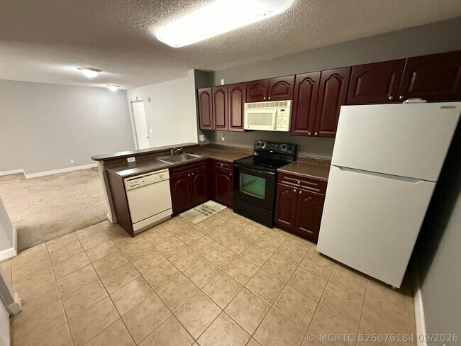 Foto del edificio - 5821 Riverside Dr