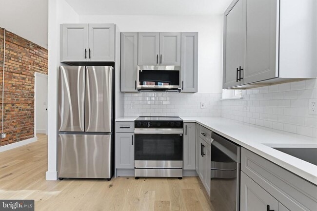 Foto del edificio - 2724 E Somerset St