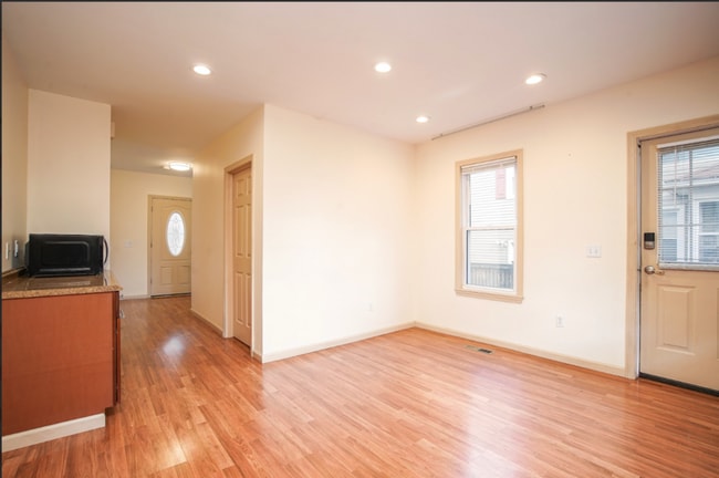 Building Photo - 57 Worthen St