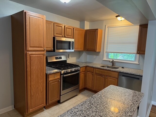 Foto del edificio - 537 E Basin St