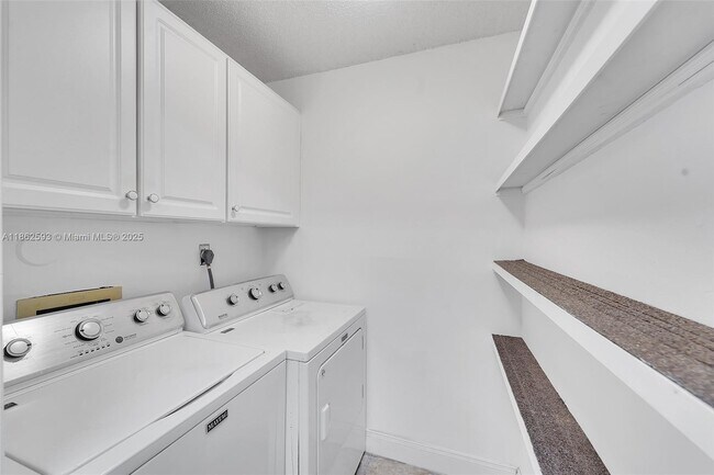Foto del edificio - 1265 SW 46th Ave