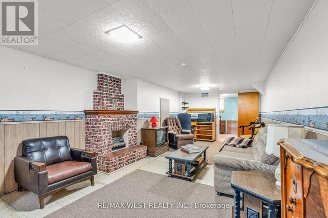 Building Photo - 90 Napier St