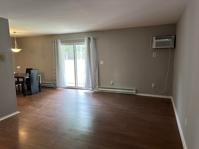 Building Photo - 7650 Woodview St