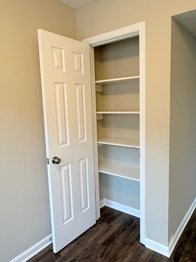 Foto del edificio - 1956 Sandra St