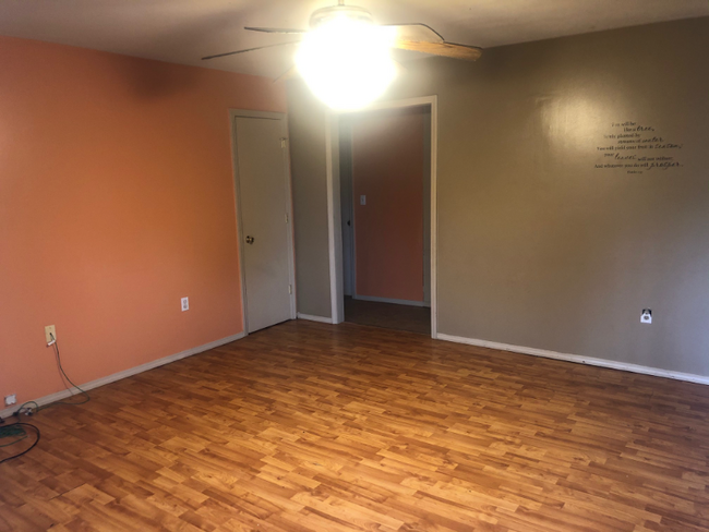 Foto del edificio - 723 N Locust St