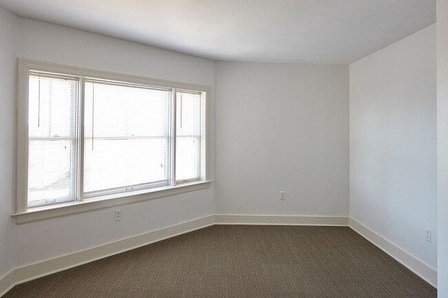 Interior Photo - Clyde Manor