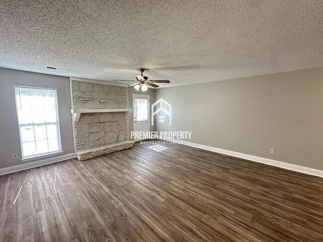 Building Photo - 4580 Hickory Branch Dr