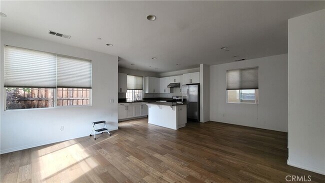 Foto del edificio - 89 Linden Ln