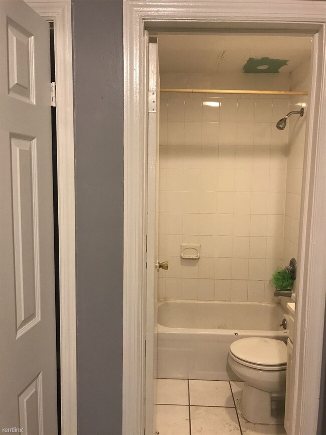 Building Photo - Studio, 1 bath  - 216 48th St
