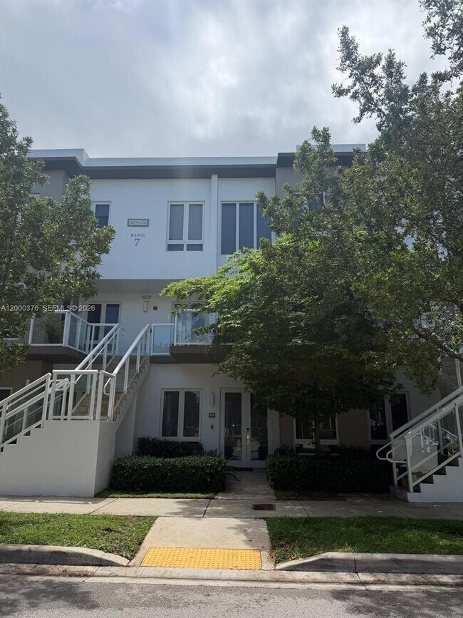 Foto del edificio - 10220 NW 63rd Terrace