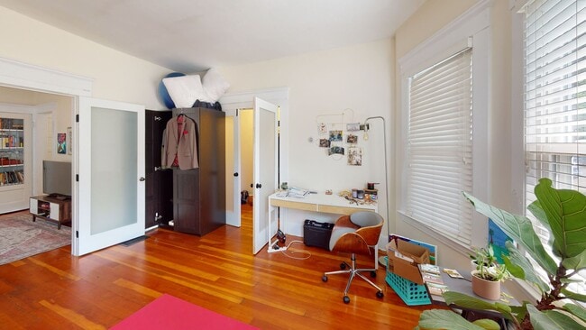 Foto del edificio - [In-Unit Laundry; Garden] Townhouse-Style ...
