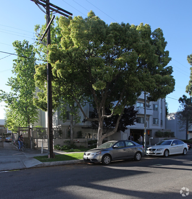 Building Photo - Sierra Apartments