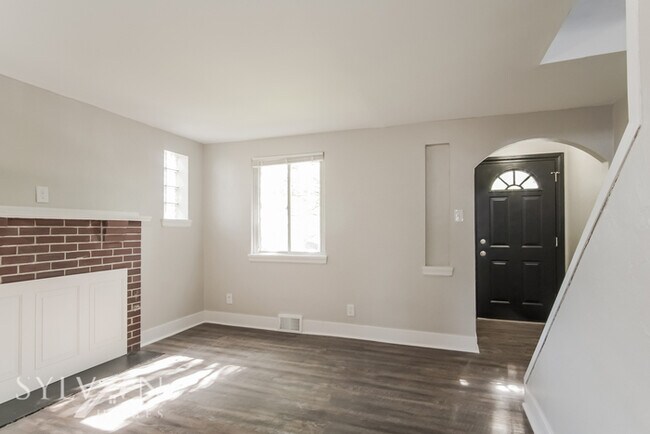 Building Photo - Cute 3BR 2BA Home