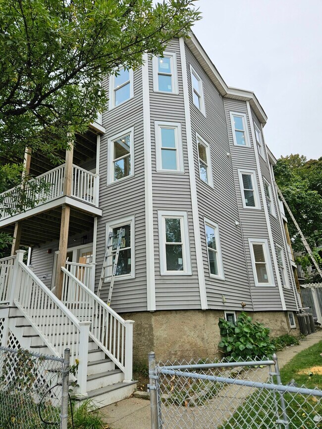 Building Photo - 15 Maine Ter