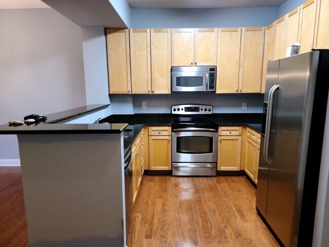 Foto del edificio - Gorgeous 1 bedroom, 1 bathroom condo in Mo...