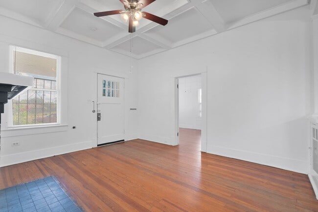 Building Photo - Charming 3 Bedroom  in Prime San Antonio L...
