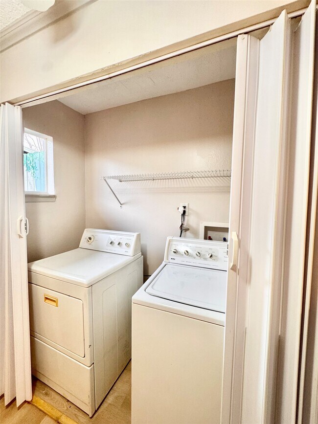 Foto del edificio - 1307 Willard St