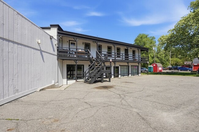 Building Photo - 780 N Van Dyke Rd