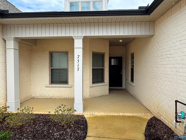 Foto del edificio - 7517 Doris Ruth Ln SE