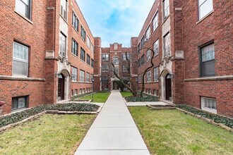 Building Photo - 739 Hinman Ave