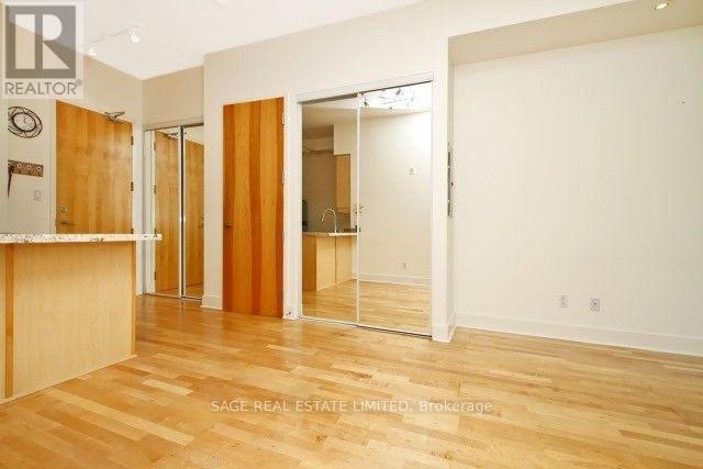 Photo du bâtiment - 562 Eglinton Ave E