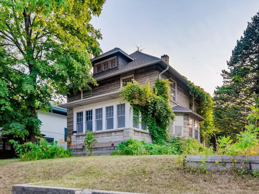 Primary Photo - 245 Hamline Ave S