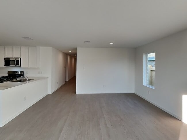 Building Photo - 417 Texas Pecan Dr