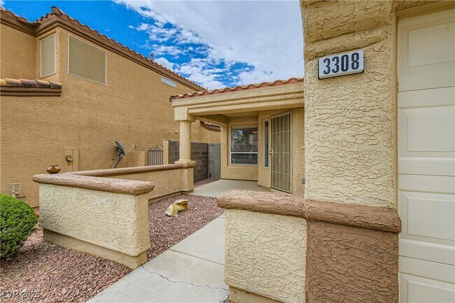 Foto del edificio - 3308 Morning Wind Ln