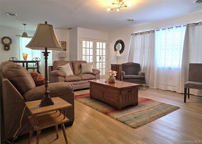 Foto del edificio - 90 W Market St