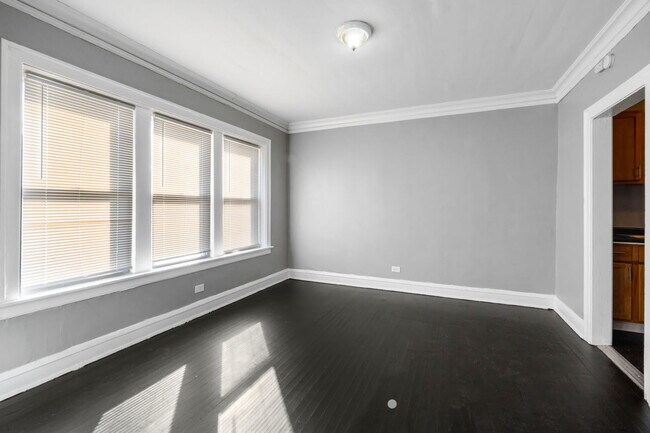 Foto del edificio - 7357 S St Lawrence Ave