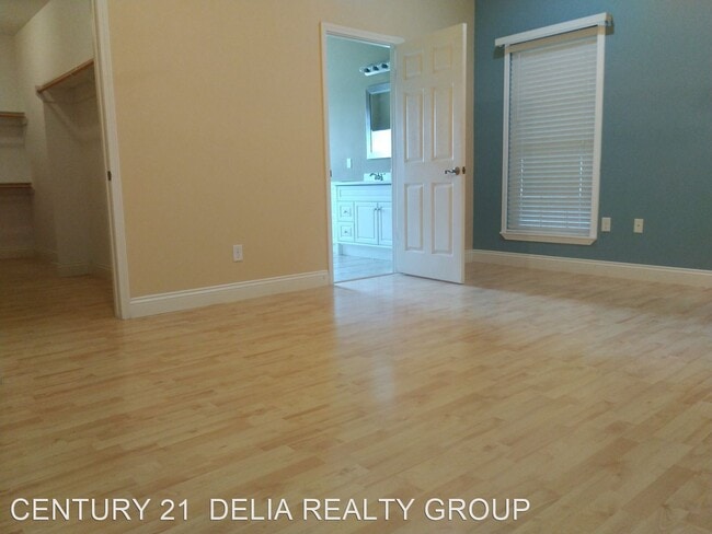Building Photo - 3 br, 2 bath House - 300 Veterans Lane