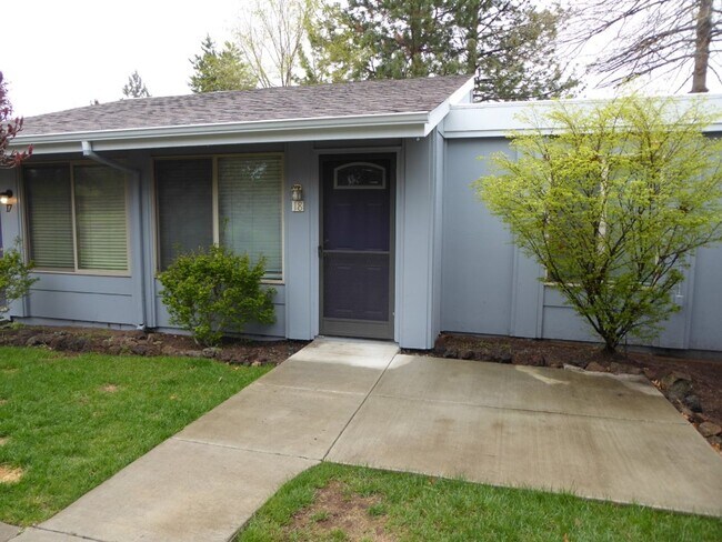 Foto del edificio - 1700 NE Wells Acres Rd